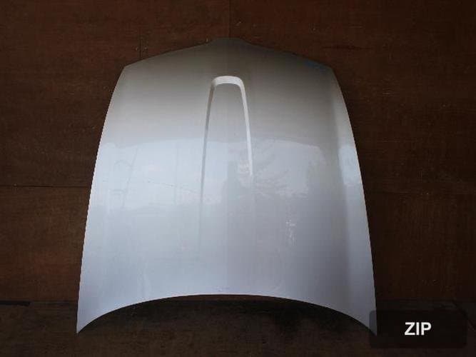 Ford MKS 2011 — капот