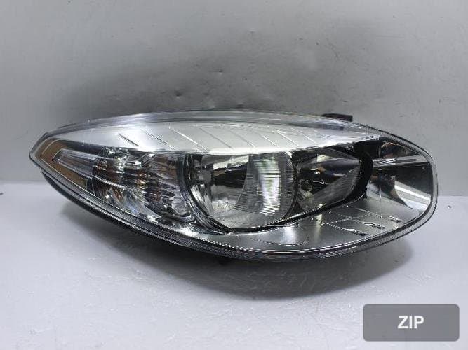 Renault SM3 2011 — фара правая 260100047R