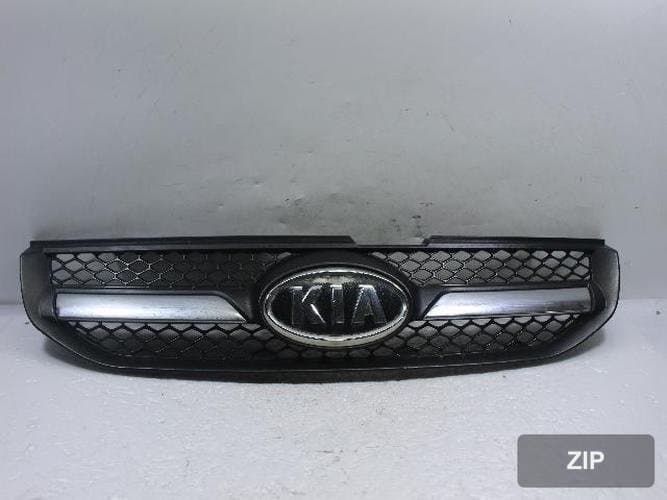 Kia Sportage 2010 — решётка радиатора 863501F500