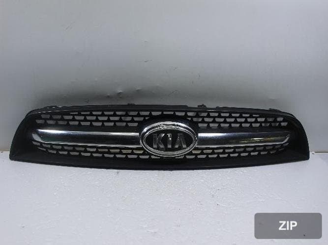 Kia Carens 2007 — решетка радиатора 863701D000