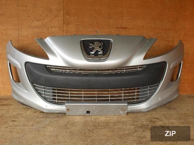 Peugeot 308 2011 — передний бампер