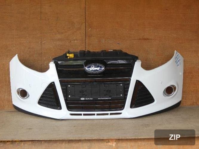Ford Focus 2015 — передний бампер BM51 17757 A