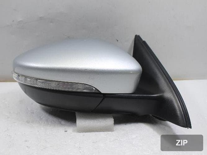 Volkswagen Jetta 2011 — боковое зеркало правое
