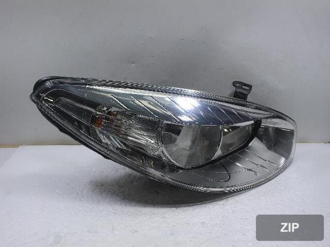 Renault SM3 2011 — фара правая 260100047R