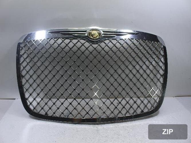 Chrysler 300 2009 — решетка радиатора