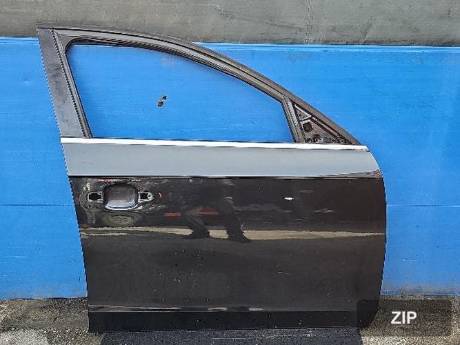 Audi A4 2009 — дверь передняя правая 8K0831052J
