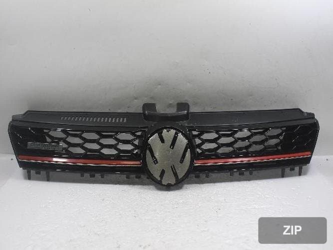 Volkswagen Golf 2015 — радиаторная решётка