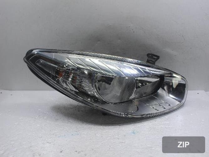Renault SM3 2010 — фара правая 260100047R