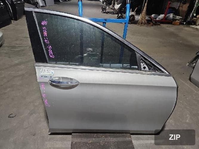 Mercedes-Benz E-Class 2019 — передняя дверь правая A2137200205