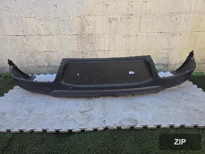 Tesla Model 3 2020 — задний бампер