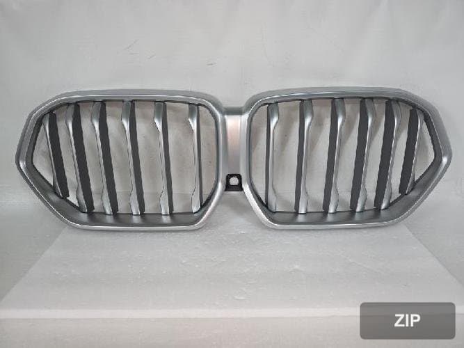 BMW X6 G06 2021 — решетка радиатора 8494884