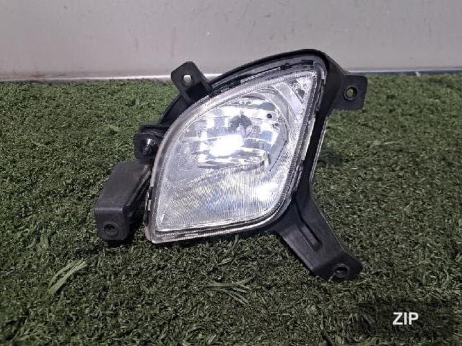 Hyundai Tucson 2010 — противотуманная фара правая (2 контакта)