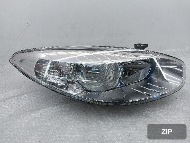 Renault SM3 2011 — фара правая (галоген) 260100047R