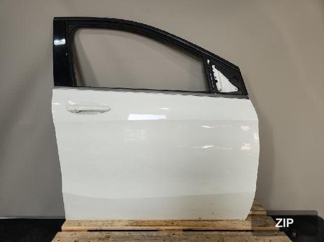 Mercedes-Benz B-Class 2012 — дверь передняя правая