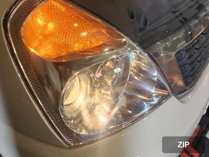 Kia Carnival 2011 — фара правая 92102-4D0