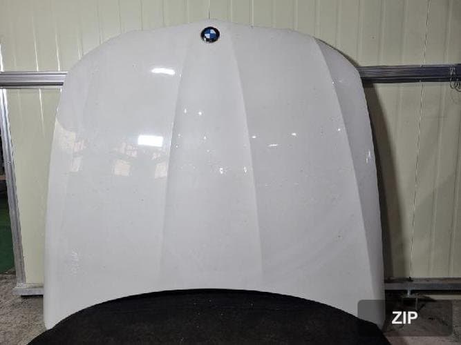 BMW 3 2010 — капот