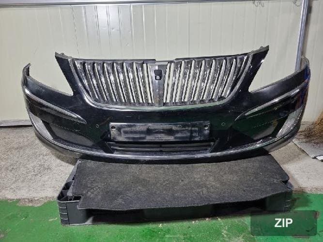 Hyundai Equus 2012 — передний бампер
