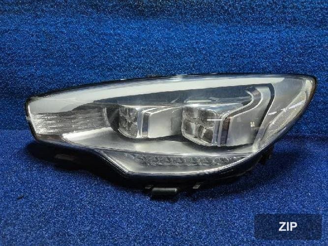 Kia K9 2013 — фара левая 921013T200
