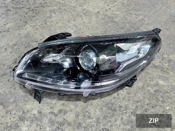 Renault SM7 2012 — фара левая (ксенон) 260605456R