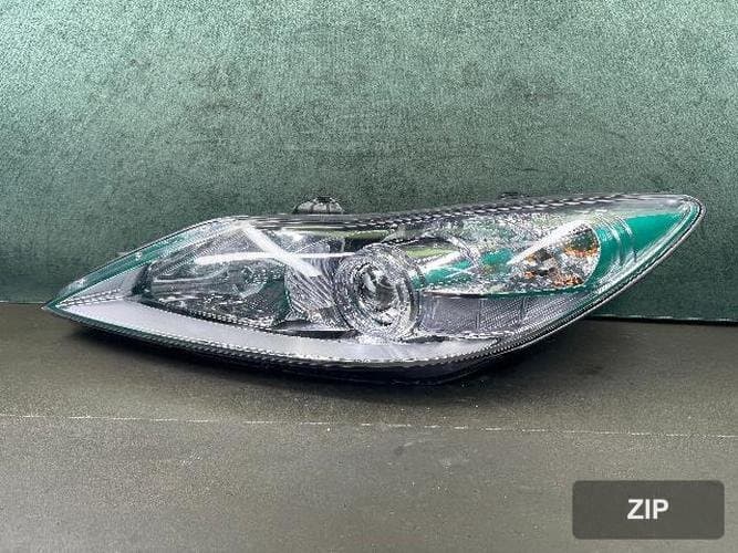 Hyundai Genesis 2008 — фара левая HID