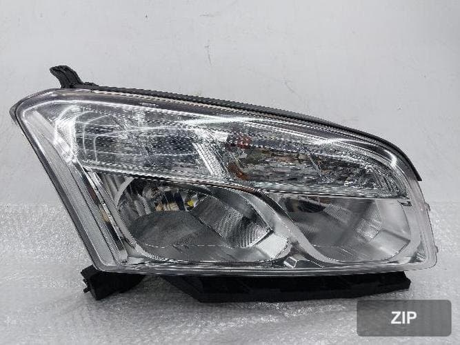 Chevrolet Trax 2016 — фара правая 42435936