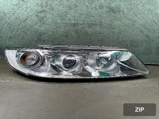 Hyundai Grandeur 2010 — фара правая