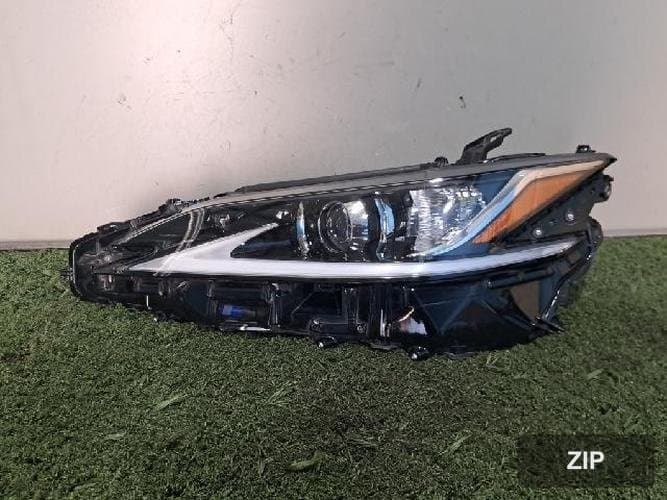 Lexus ES 2019 — фара левая (LED)
