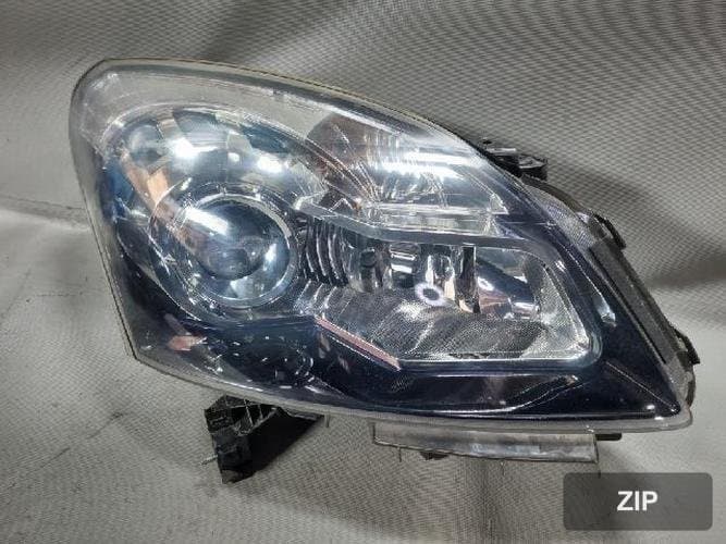 Renault QM5 2011 — фара правая HID