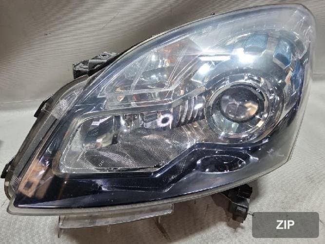 Renault QM5 2011 — фара левая HID