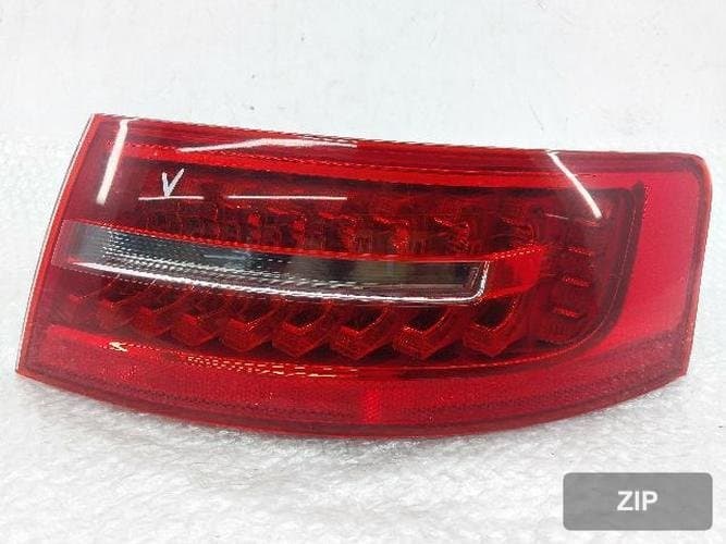 Audi A6 2011 — комбинированный фонарь задний правый (LED)