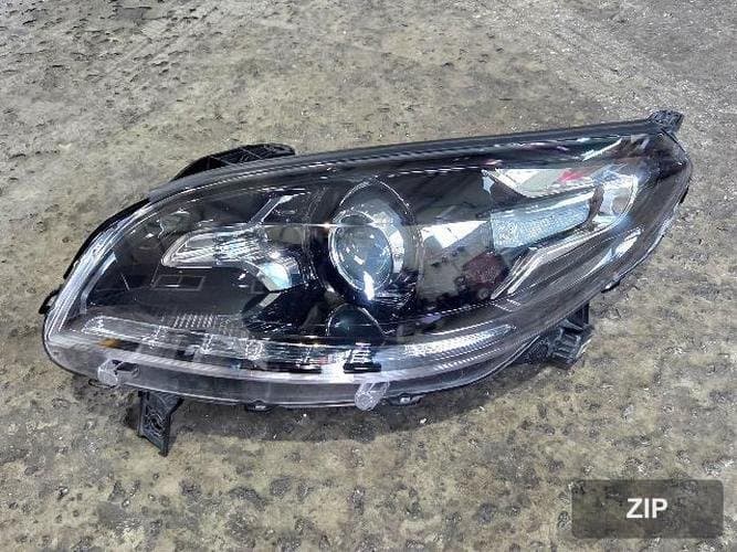 Renault SM7 2012 — фара левая (ксеноновая) 260605456R