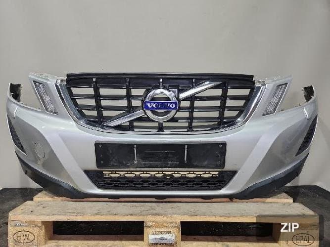 Volvo XC60 2013 — передний бампер