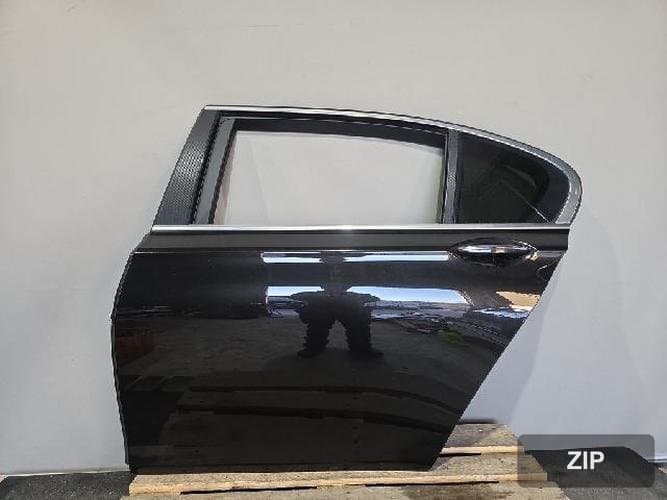 BMW 7 Series 2010 — задняя дверь левая