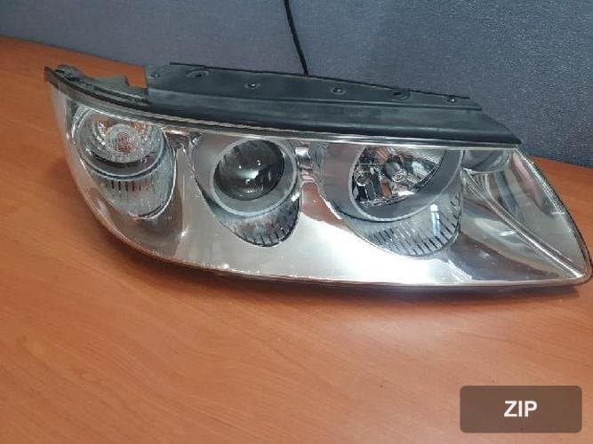 Hyundai Grandeur 2008 — фара правая
