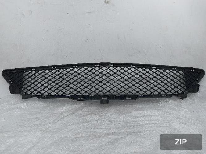 Mercedes-Benz B-класс 2013 — решётка радиатора A2468851122