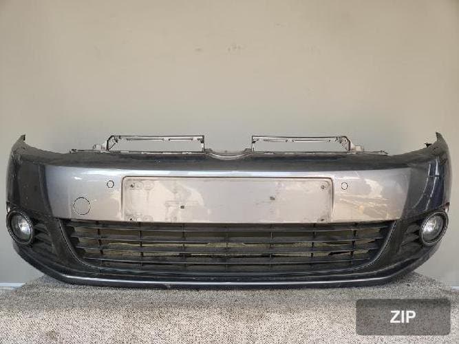 Volkswagen Golf 2011 — передний бампер