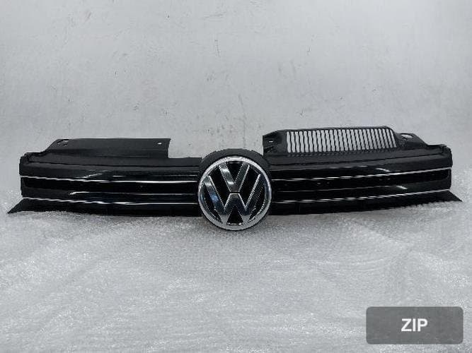 Volkswagen Golf 2012 — решётка радиатора 5K0853653F