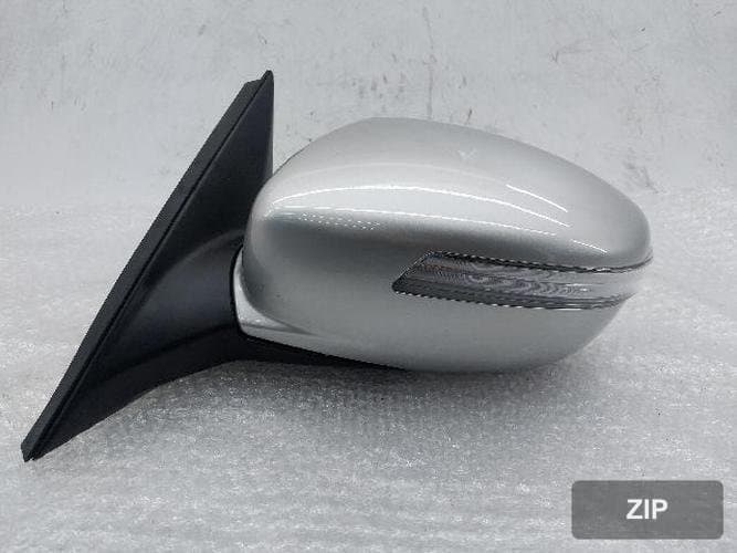Hyundai Genesis 2011 — зеркало боковое левое (водительское) с поворотником