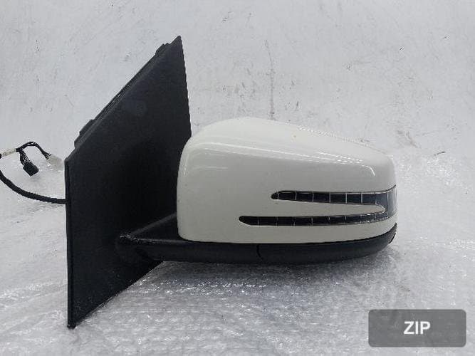Mercedes-Benz B-Class 2014 — зеркало боковое левое A2468102519