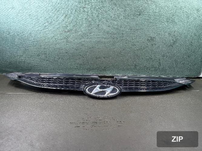 Hyundai Tucson 2010 — радиаторная решетка, 2-я