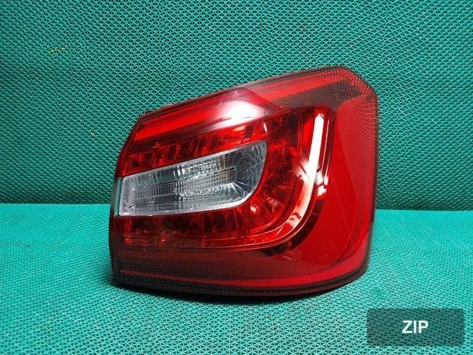 Kia K7 2015 — комбинированный фонарь задний правый (пассажирский) 92402E8000