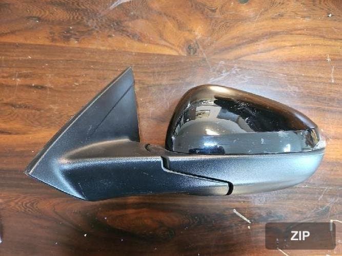 GM Daewoo Trailblazer 2021 — боковое зеркало левое