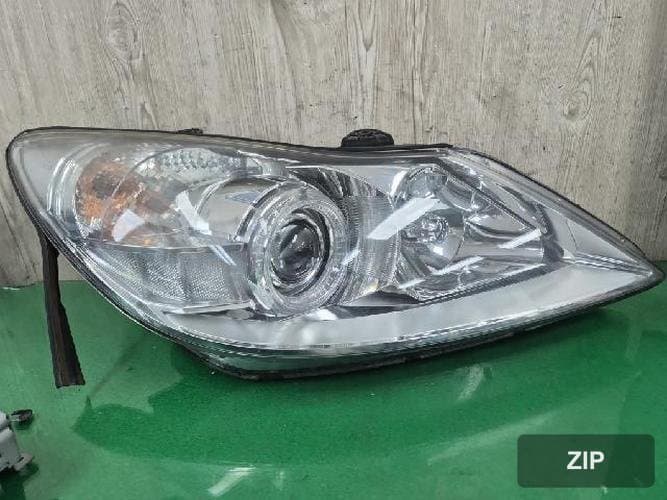 Hyundai Genesis 2008 — фара передняя правая 92102-3M040