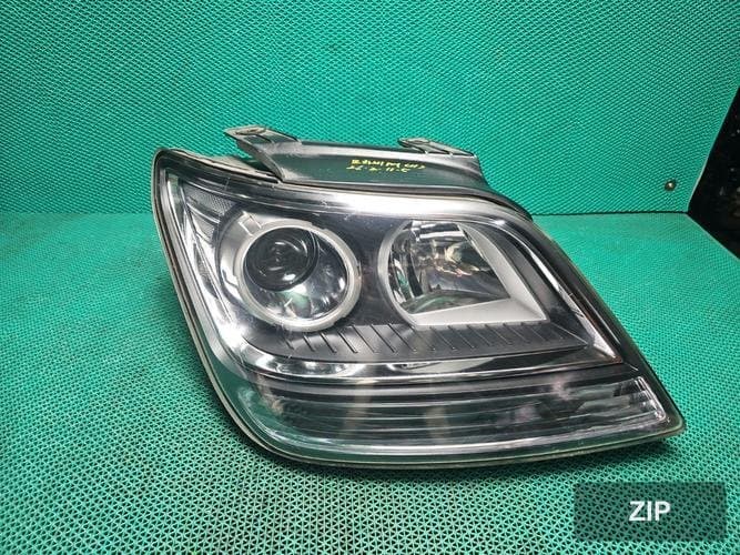 Kia Mohave 2011 — фара правая HID