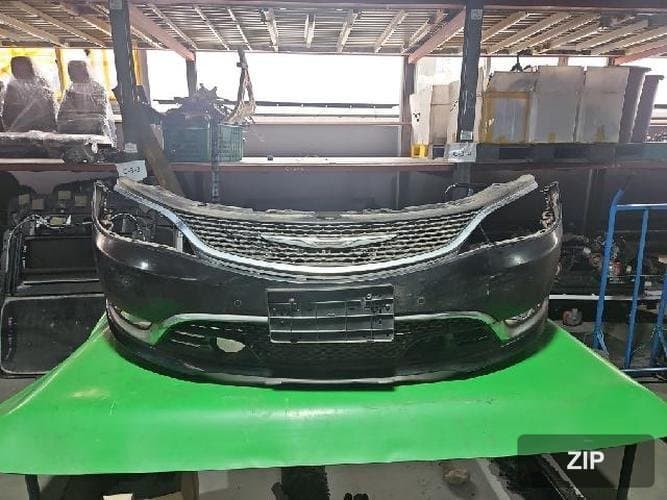 Chrysler 200 2015 — передний бампер