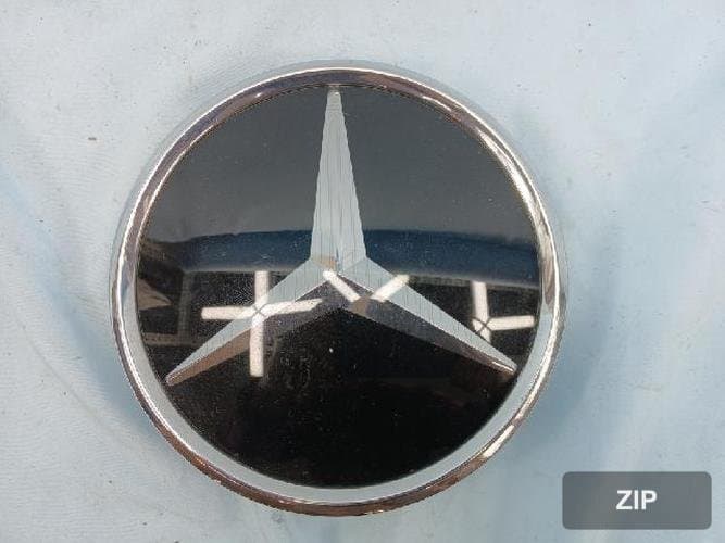 Mercedes-Benz A-Class 2025 — решётка радиатора A000 888 00 00