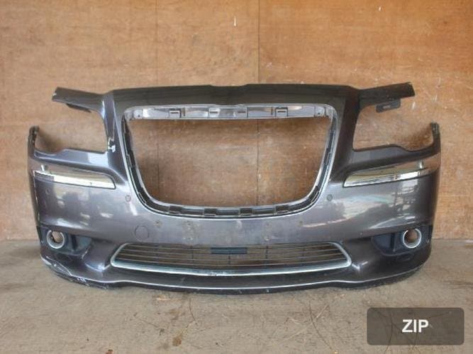 Chrysler 300 2014 — передний бампер 12UX1103AE