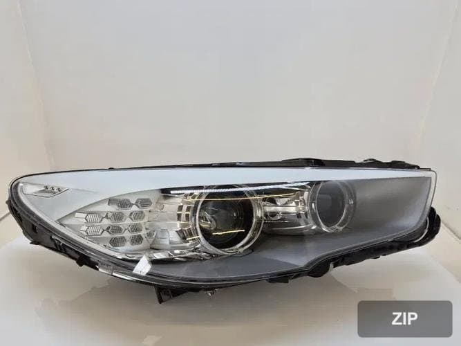 BMW 5 Series 2011 — фара правая 7199608