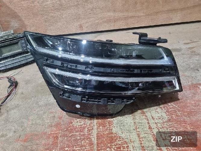 Genesis G80 2022 — фара правая (92102-T1000)