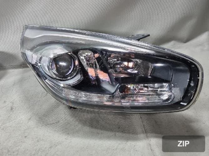 Kia Carens 2014 — фара правая (головная лампа)